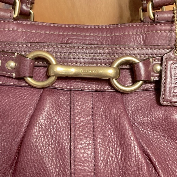 COACH HAMPTON WINE PURPLE LEATHER SATCHEL. CLEAN!! VERY MINOR WEAR TO CORNERS. - Picture 2 of 15